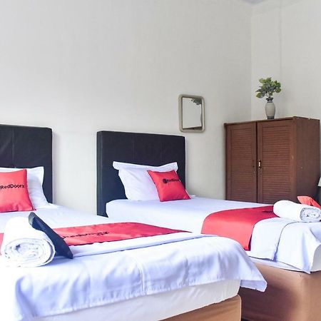 Reddoorz Near Sultan Hasanuddin Airport 2 Hotell Makassar Eksteriør bilde