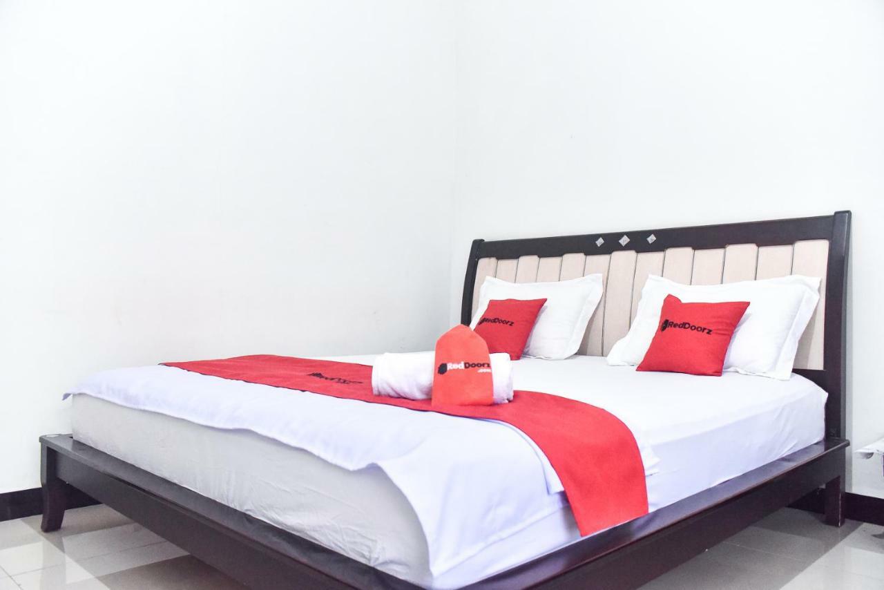 Reddoorz Near Sultan Hasanuddin Airport 2 Hotell Makassar Eksteriør bilde