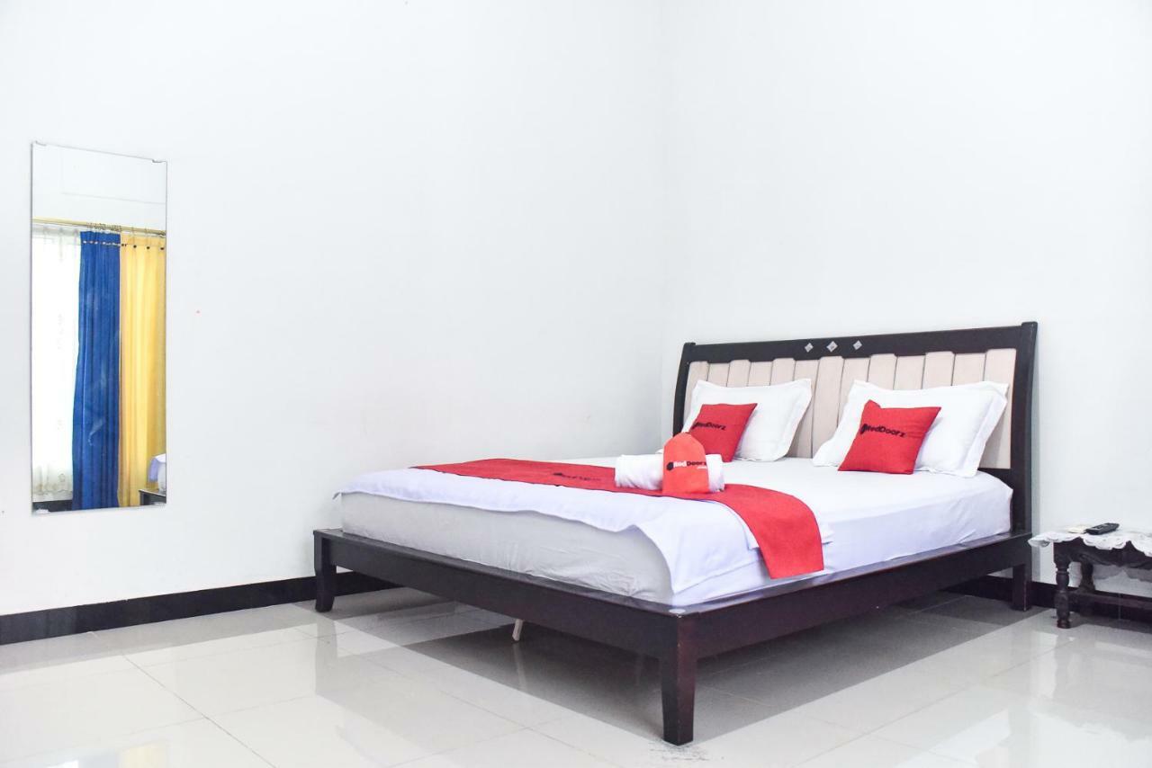 Reddoorz Near Sultan Hasanuddin Airport 2 Hotell Makassar Eksteriør bilde