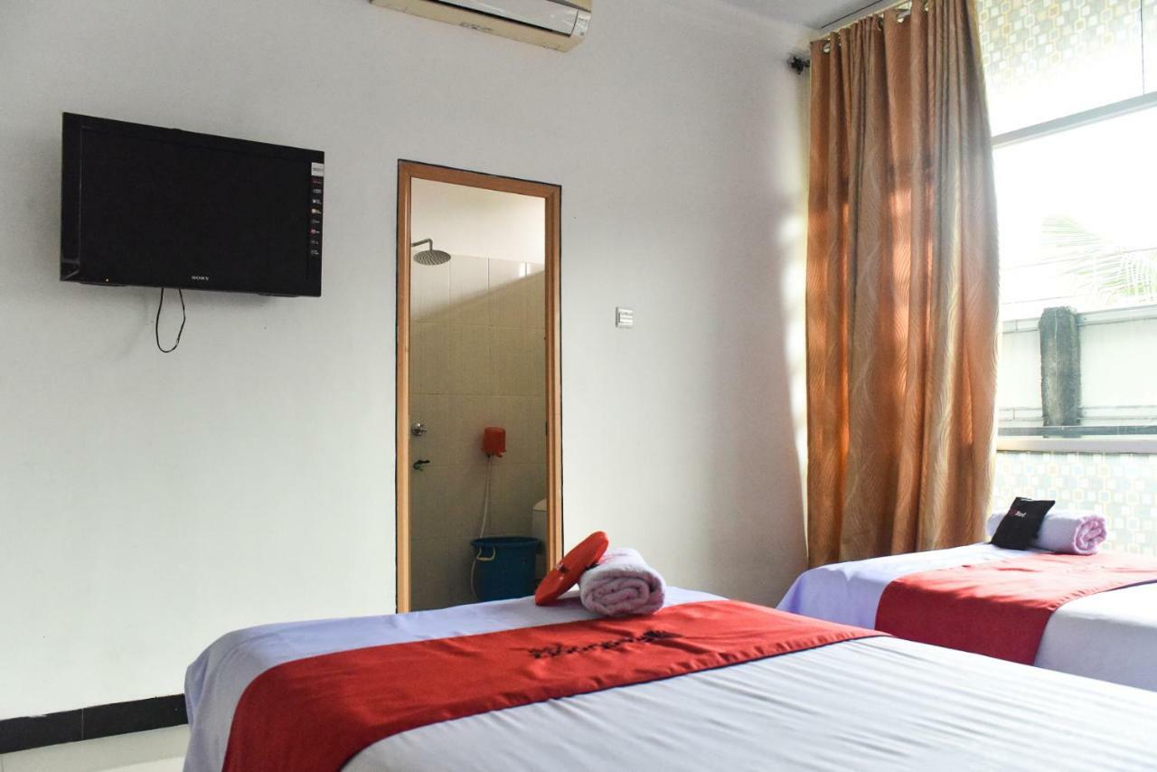 Reddoorz Near Sultan Hasanuddin Airport 2 Hotell Makassar Eksteriør bilde