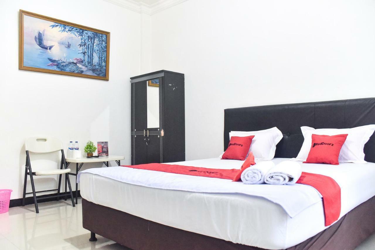 Reddoorz Near Sultan Hasanuddin Airport 2 Hotell Makassar Eksteriør bilde
