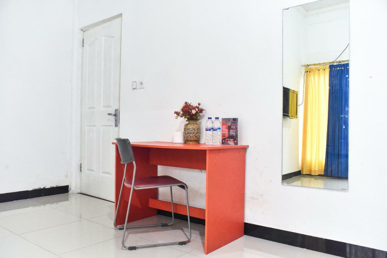 Reddoorz Near Sultan Hasanuddin Airport 2 Hotell Makassar Eksteriør bilde