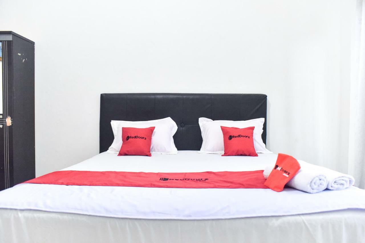 Reddoorz Near Sultan Hasanuddin Airport 2 Hotell Makassar Eksteriør bilde