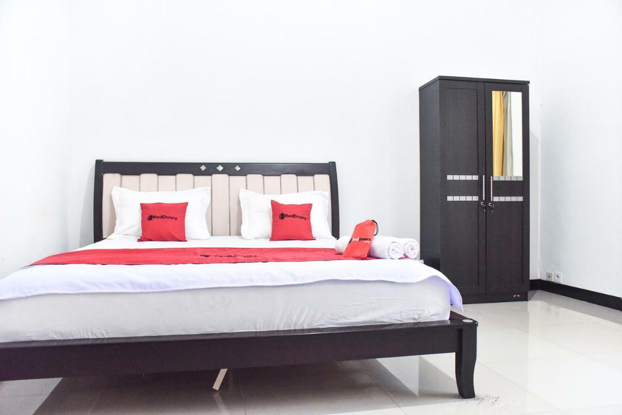 Reddoorz Near Sultan Hasanuddin Airport 2 Hotell Makassar Eksteriør bilde